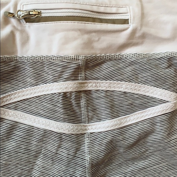 Lululemon capris - Picture 4 of 4
